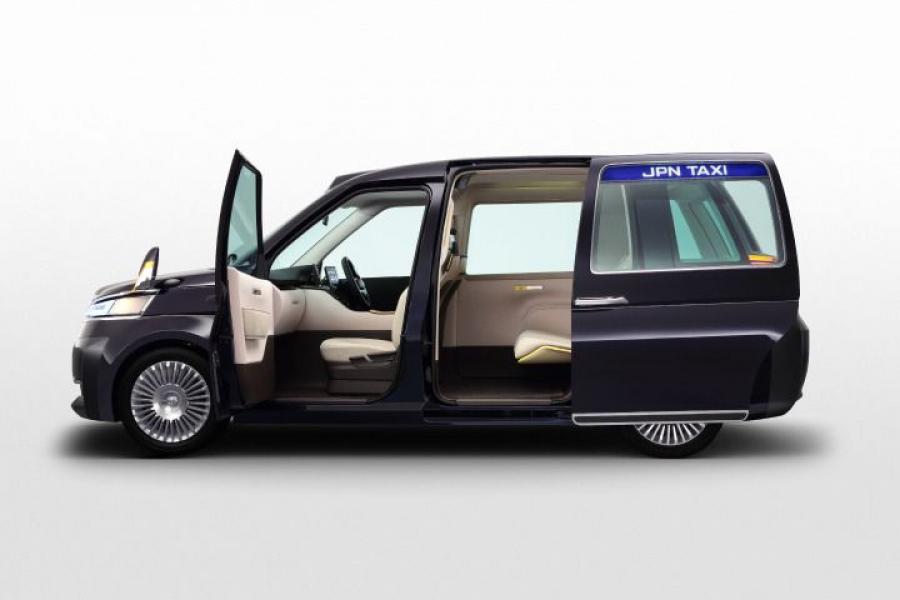  Toyota JPN Taxi Concept 2013 года  (фото 27 из 37)